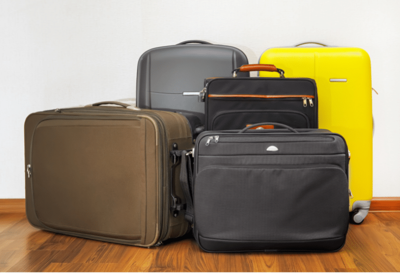 luggage traveling av techs